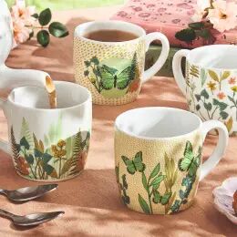 4 mugs en céramique 
