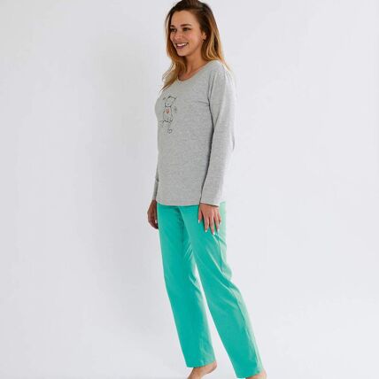 2 pyjamas