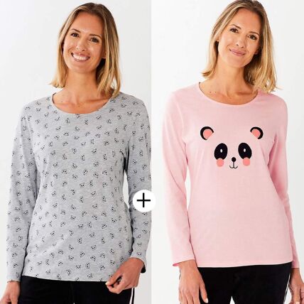 2 T-shirts