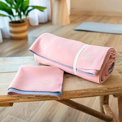 Serviette de sport et carré visage