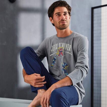 2 pyjamas