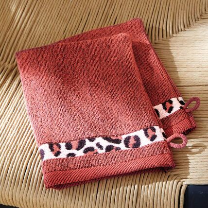 2 gants de toilette