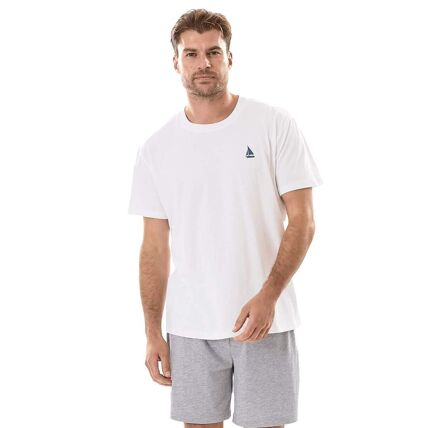 2 T-shirts