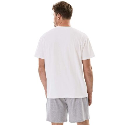 2 T-shirts