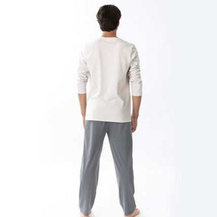 2 pyjamas