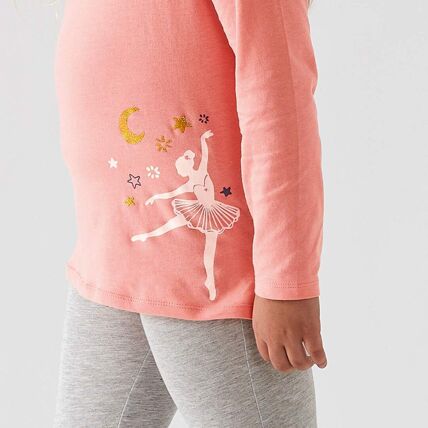 2 pyjamas