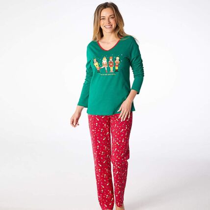 2 pyjamas