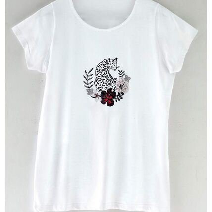2 T-shirts