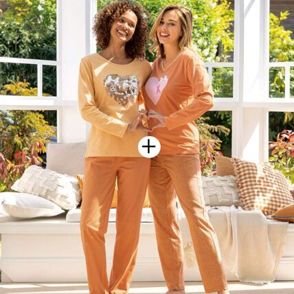 2 pyjamas